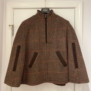 NWT Brooks Brothers Brown houndstooth cape with pockets. Sz XS